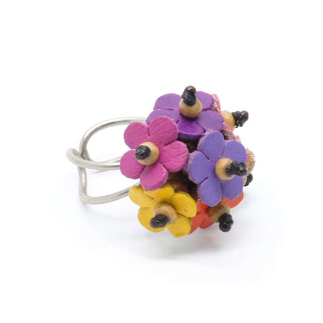 Δακτυλίδι με δερμάτινα χρωματιστά λουλούδια